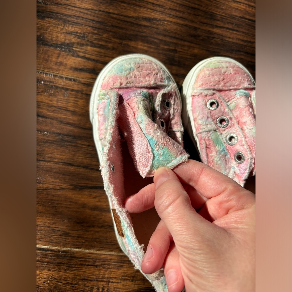 Blowfish Malibu Toddler Girl Sneakers - size 7 - Picture 7 of 7